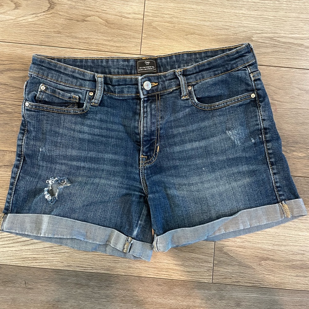 Womens GAP size 6/28 Sexy Boyfriend Jean Shorts